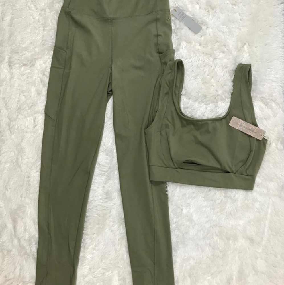 Iris sport bra top and legging set